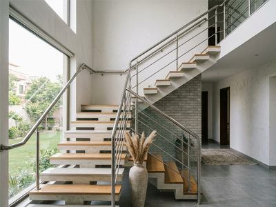 CRC pipe for staircases and handrails